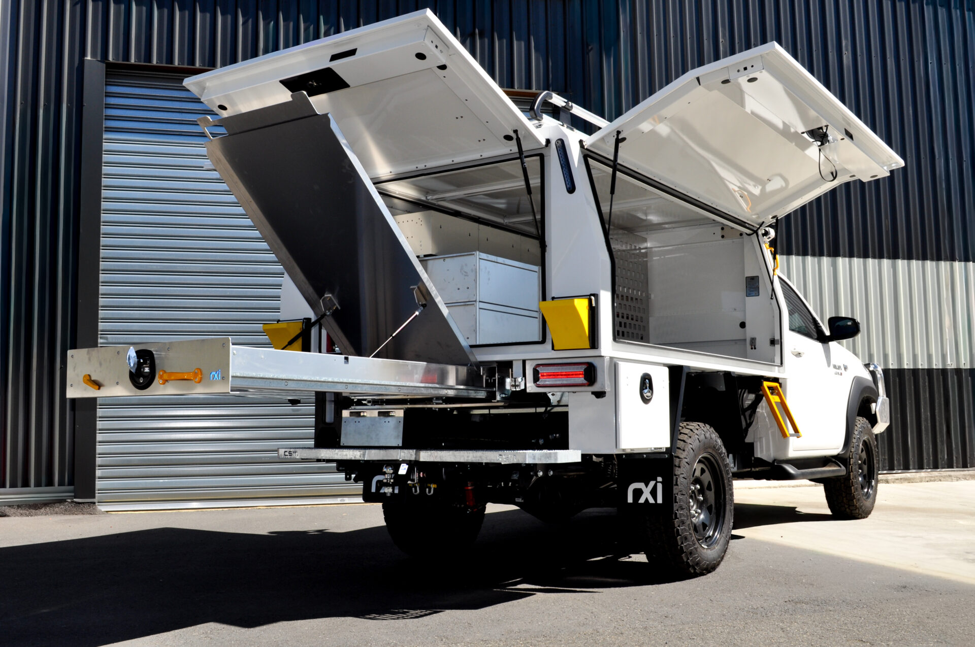 Origin Energy Hilux - IE Tech-Spring Gully & Eurombah Creek | RXI Group